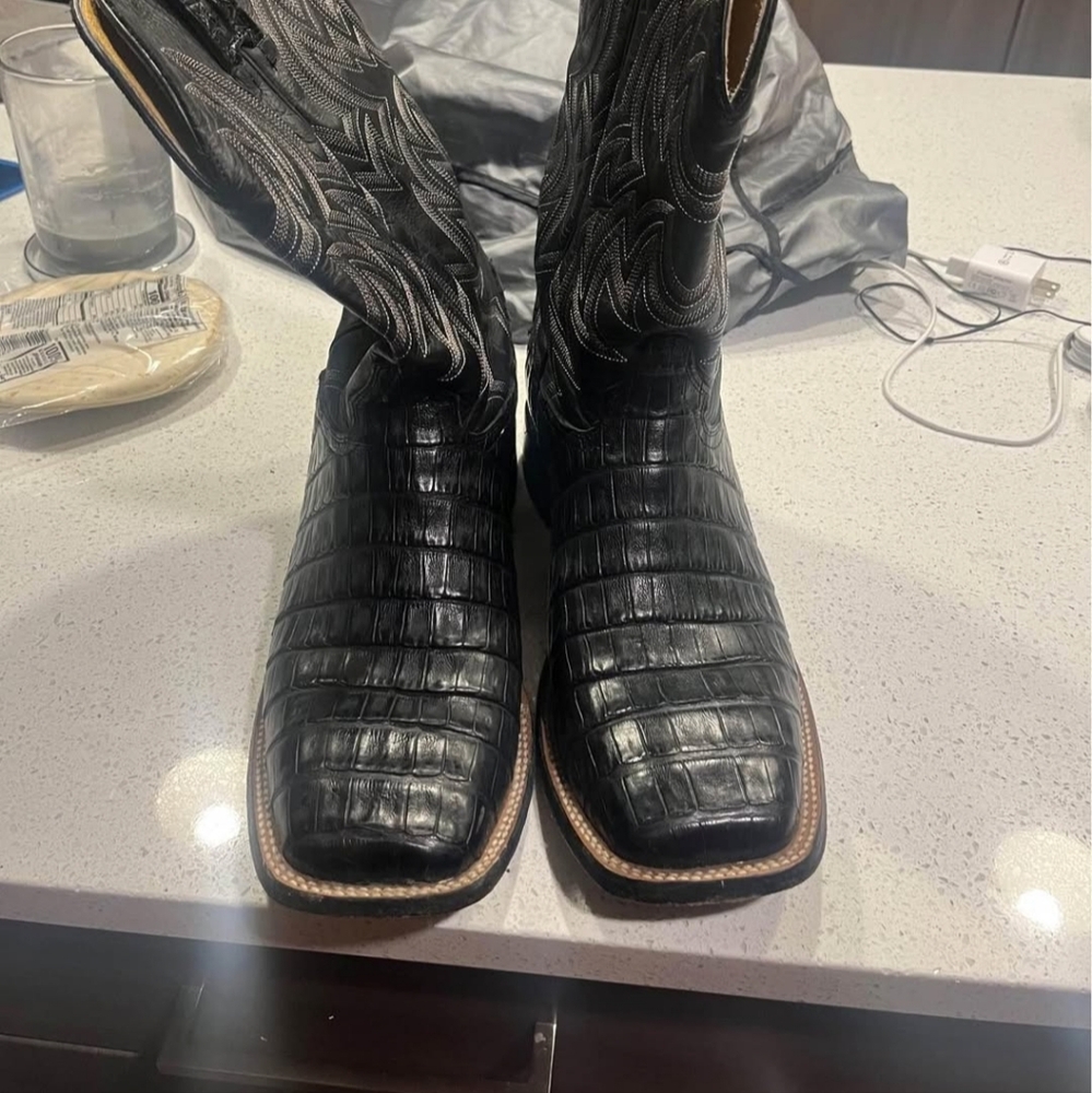 Men's Black Crocodile Pattern Western Boots